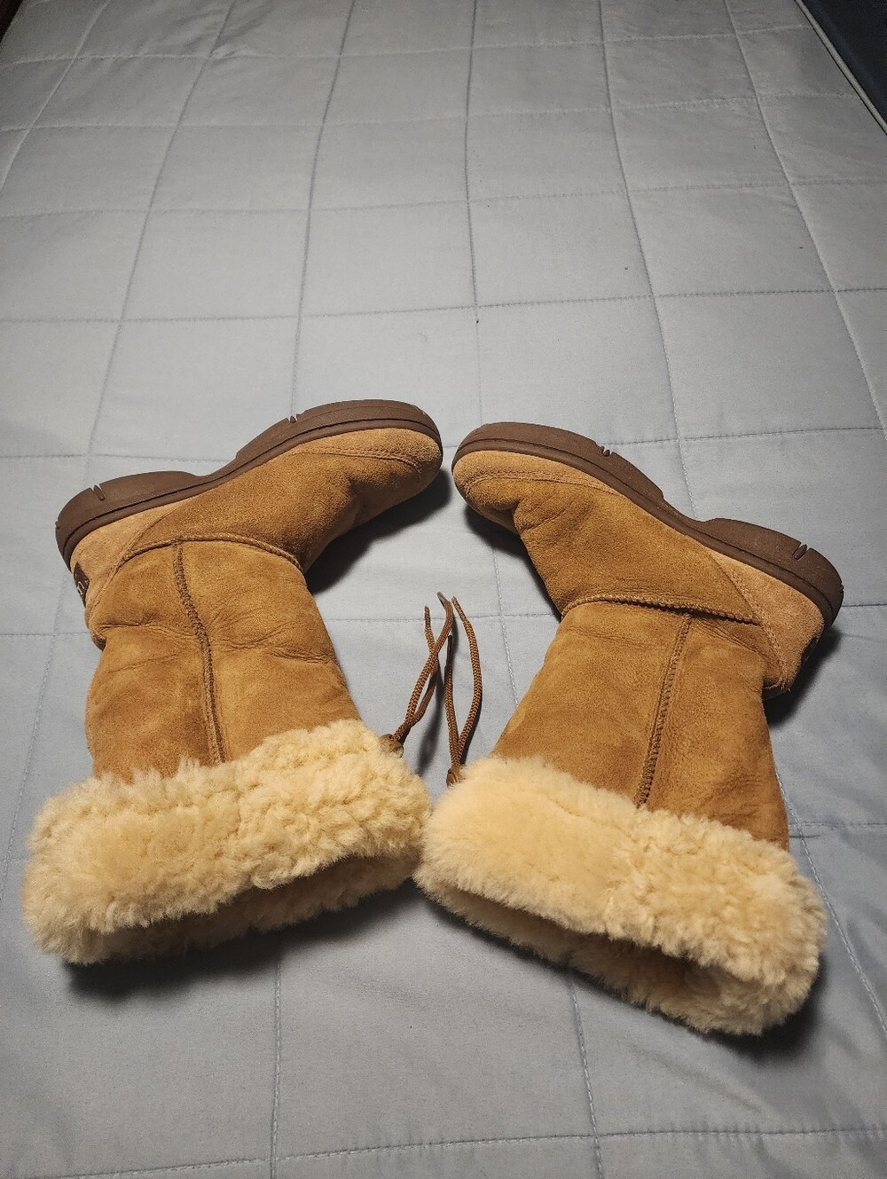 UGG